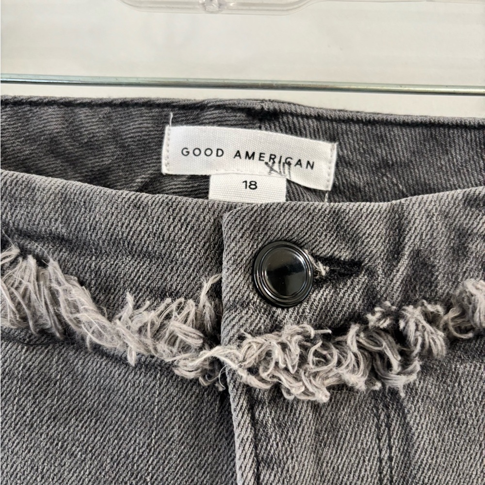 NWT Good American Good Curve Skinny Crop Charcoal Jeans - Picture 3 of 8